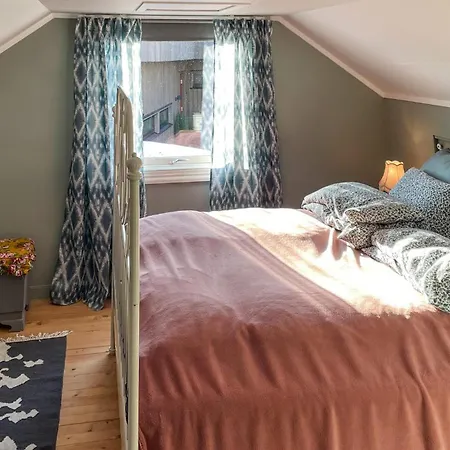 3 Bedroom Awesome In Holiday home