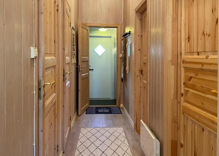 3 Bedroom Awesome In Semesterbostad